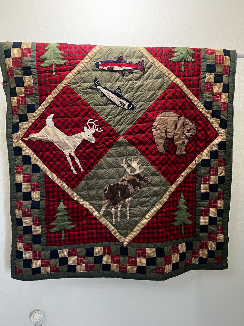Rustic Lodge Wildlife Quilt - Red & Green